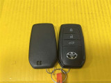 スマートキーはかばんやポケットに入れておけば、ドアのロックアンロックやエンジンの始動が可能!