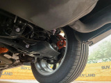 お車を安心してお乗りいただく為には、足回りの定期点検が欠かせません。サービスサポート(有償保証)では無料点検もご提供しており、安心のカーライフをお過ごしいただけるサポート体制が整っています。