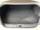 普段のお買い物や通勤、送迎等に十分な荷室スペースを確保しております。