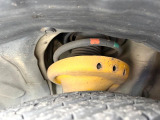 お車を安心してお乗りいただく為には、足回りの定期点検が欠かせません。サービスサポート(有償保証)では無料点検もご提供しており、安心のカーライフをお過ごしいただけるサポート体制が整っています。