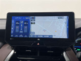 ナビキット付ディスプレイオーディオ!フルセグTV、USBとブルートゥースで外部機器との連携が可能!パノラミックビューモニター付!運転席から確認しにくい車両周辺の状況を把握できます!