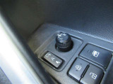 駐車時や狭い道でのすれ違い時に気を使うミラー。電動格納式ドアミラーはそんな時に便利です。