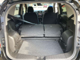 シートをすべて倒すとこんなに広々。たくさん荷物を積めます。これだけのスペースであればかなりの荷物が載せられます!