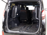 シートアレンジも自在です!!7人乗車から大きな荷物まで積込みが可能となります!!お客様の様々な使用用途に合わせてご利用頂けます!!