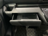 薄型のティッシュBOXなどが収納出来ます。小物入れとしても使えるので便利です。