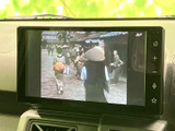 画面でテレビ番組を視聴でき、停車中の待ち時間などに映像を楽しめます。画面には映像が見やすく表示され、車内で過ごす時間をより快適に過ごしたい方にうれしい装備です。