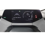マルチインフォメーションディスプレイ付きのメーターです!エコ運転へ導く多彩な情報を表示してくれます。
