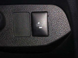 【TOYOTA SAFETY SENSE】走行中に前方の車両等を認識し、衝突の可能性がある時は警報音とブレーキで衝突回避と被害軽減をアシストしてくれます。