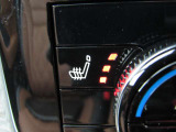 運転席と助手席には、シートヒーターを装備しています。冬場は必需品です!