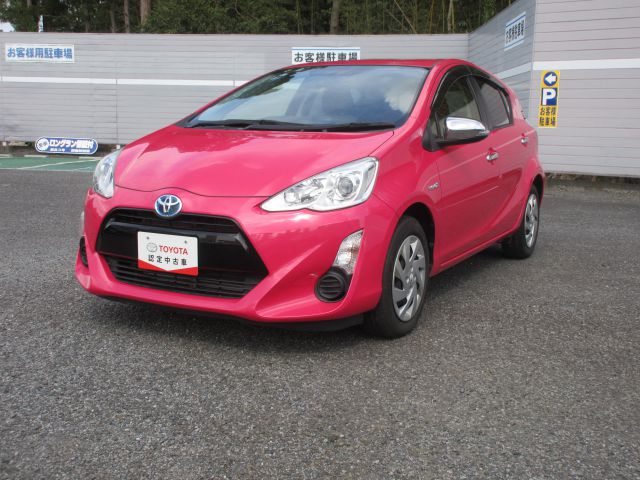 中古車 トヨタ アクア 1 5 S の中古車詳細 59 000km ピンク 茨城県 100万円 中古車情報 中古車検索なら 車選びドットコム 車選び Com